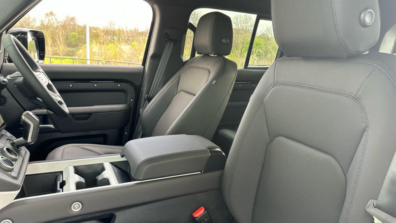 Land Rover Defender 3.0 D350 X-Dynamic SE 110 5dr Auto Diesel Estate